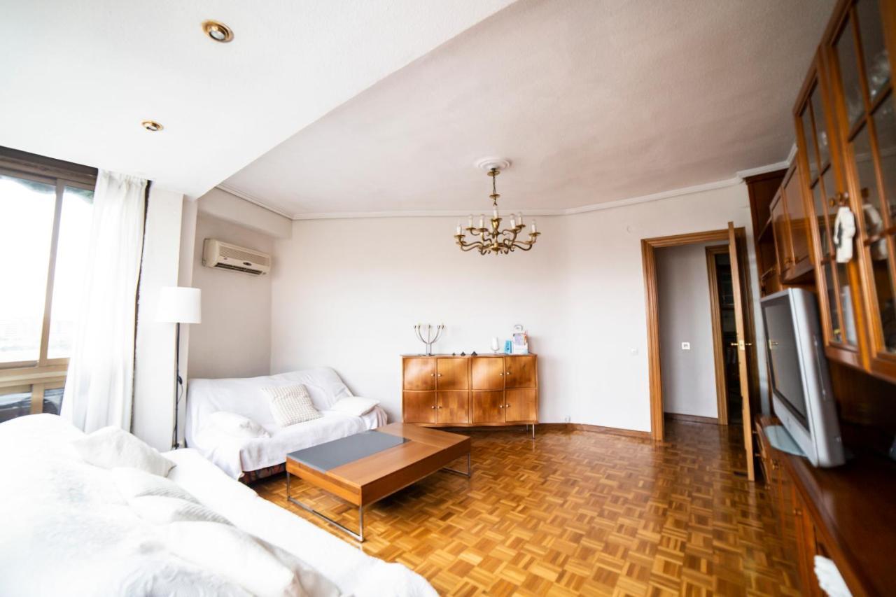 Awesome apartment center Valencia Exterior foto